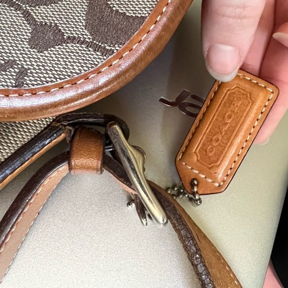 Gorgeous Coach Purse - Picture 3 of 8